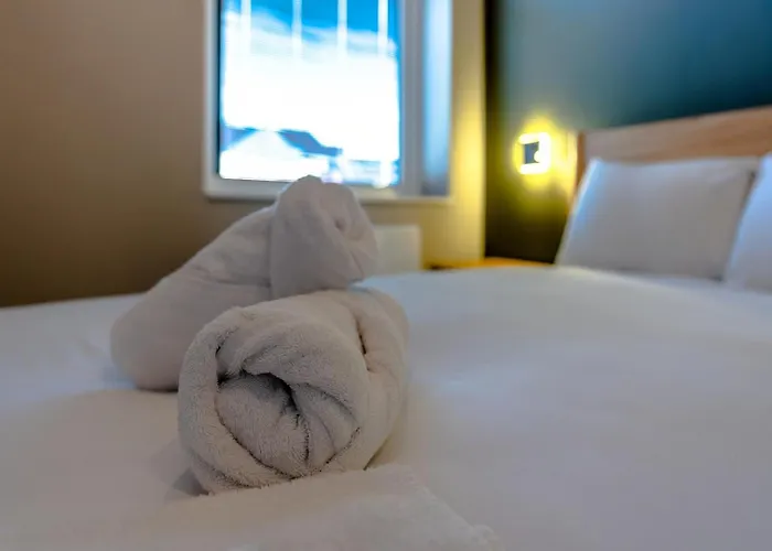 Premium Serviced Flat On Westbury High St *